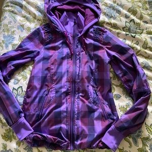 Lululemon jacket size 4